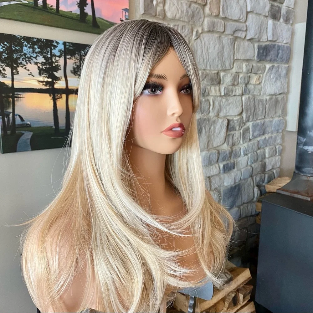 FABULOUS BLONDE LAYERED WIG 💕Adjustable Mesh Inside 💕Synthetic💕SO natural !💕